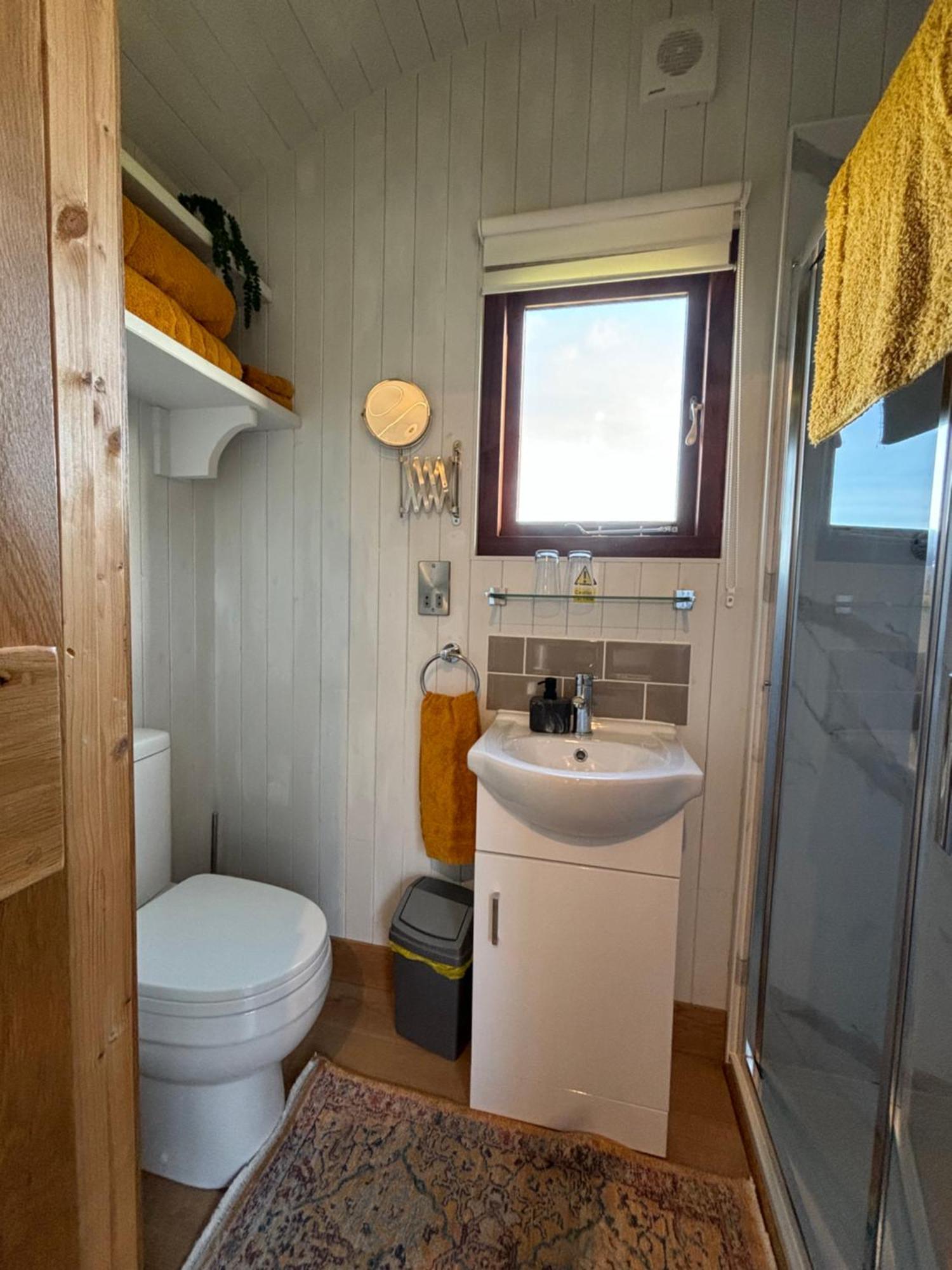 Bed and Breakfast Bron Hafren Montgomery Esterno foto