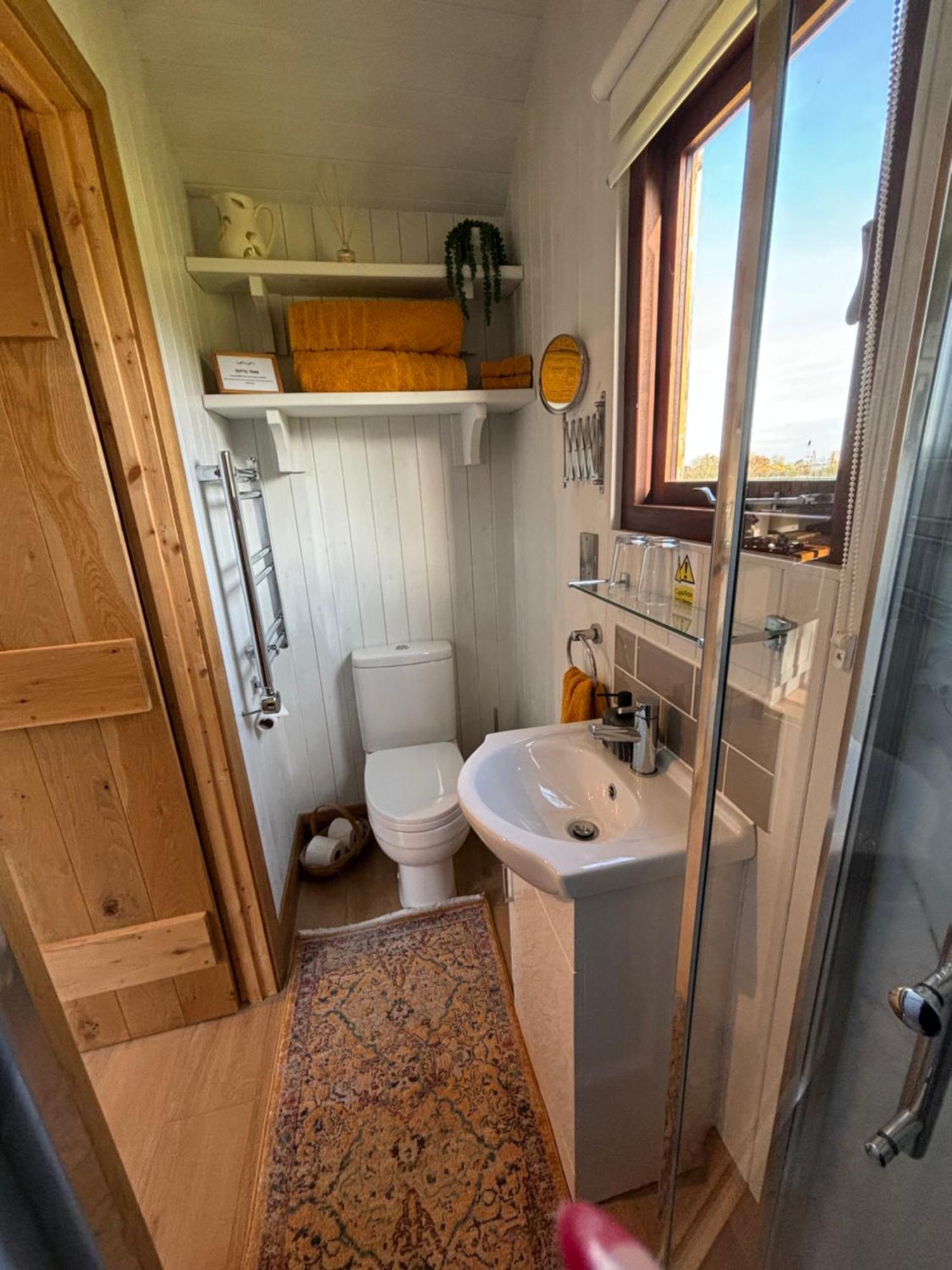 Bed and Breakfast Bron Hafren Montgomery Esterno foto